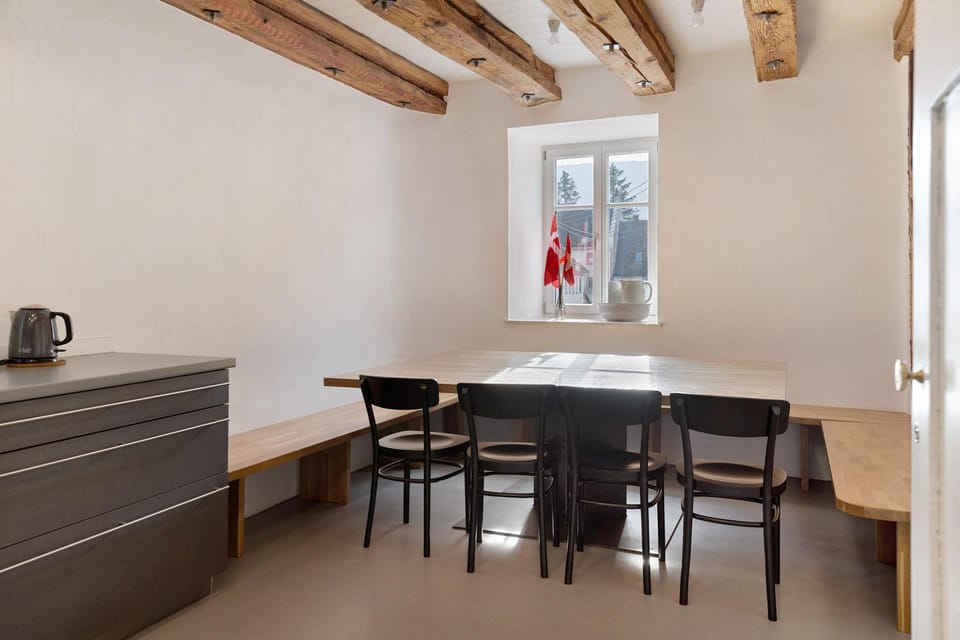Property building, Kitchen or kitchenette, Living room