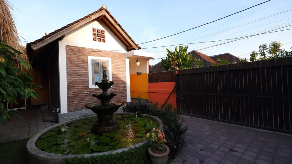 Facade/entrance, Decorative detail