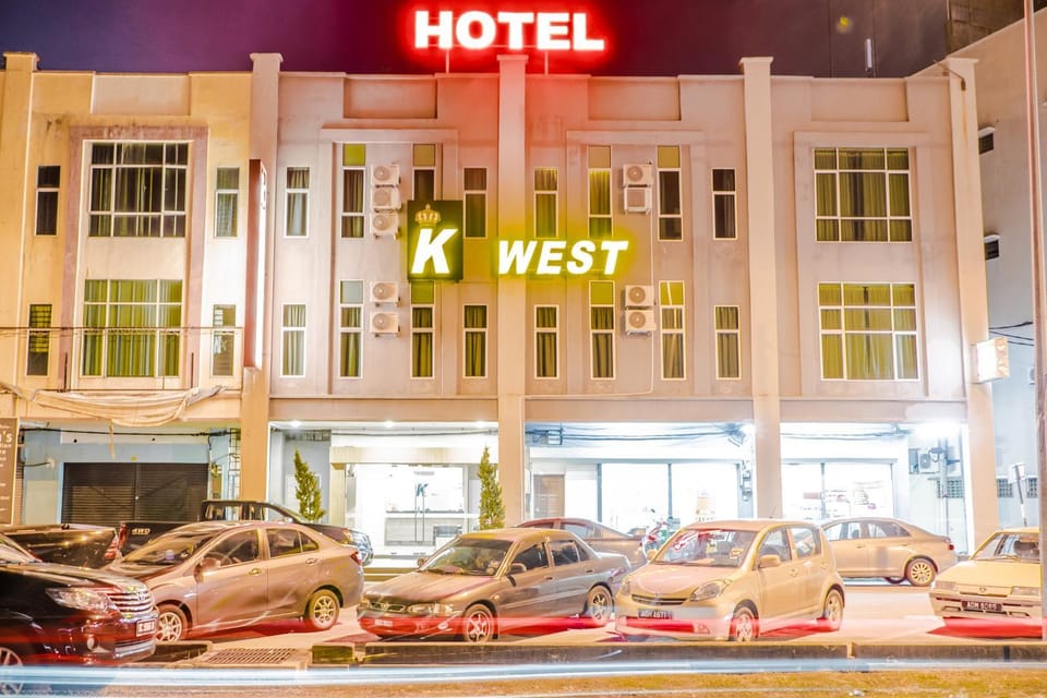 Property building, Facade/entrance, Property logo or sign