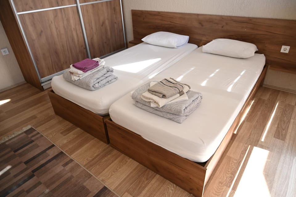 Bed, Photo of the whole room, Bedroom, towels, wardrobe