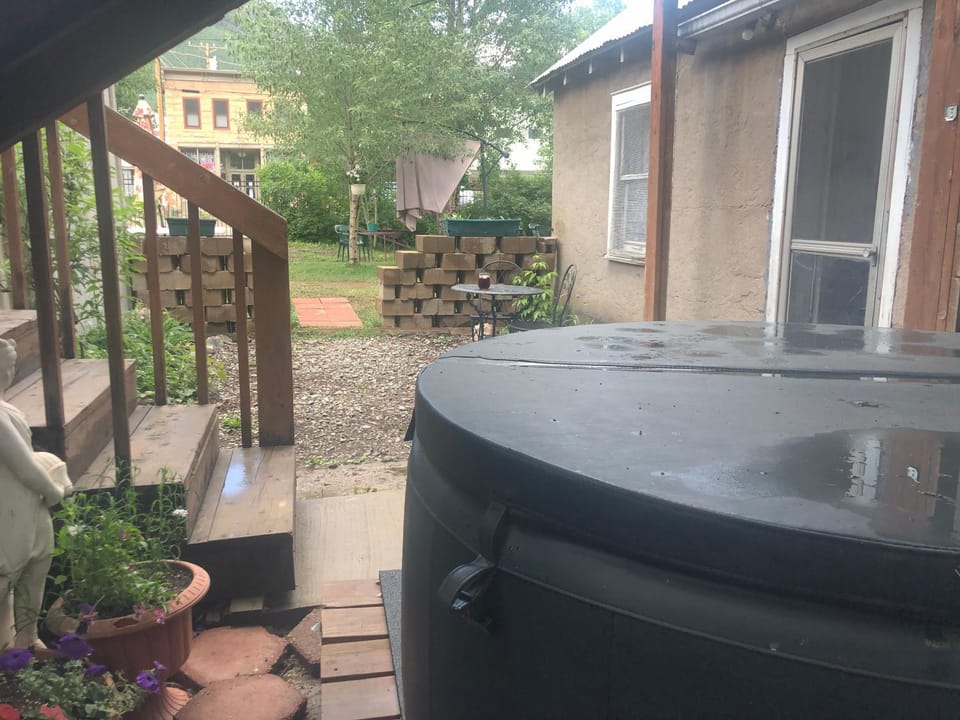 Property building, Communal lounge/ TV room, BBQ facilities, Garden, Hot Tub, Balcony/Terrace, Spa and wellness centre/facilities, Decorative detail, Garden view, Landmark view, Mountain view, Family