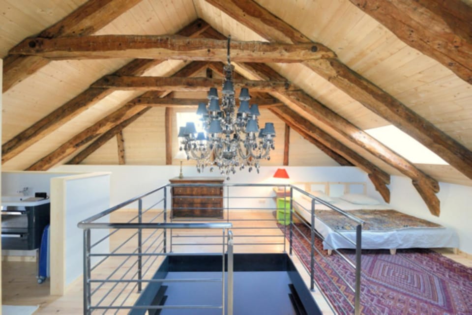 Day, Photo of the whole room