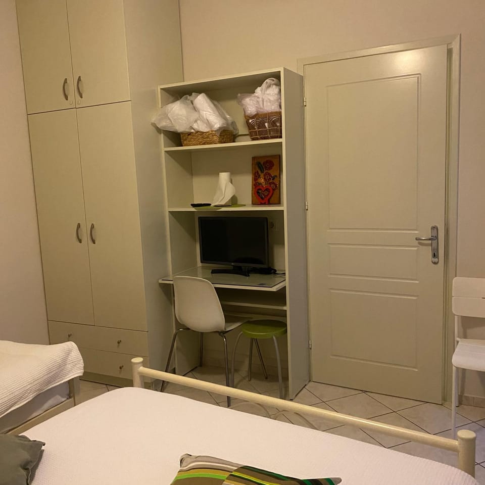 Maria's 2 Studios Apartments Flats to Let -heart city ,50m harbor Chantzara Apartment in Peloponnese, Western Greece and the Ionian