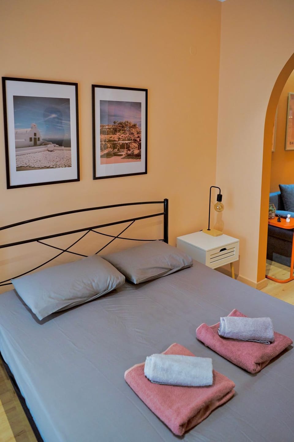 Property building, TV and multimedia, Living room, Seating area, Area and facilities, Area and facilities