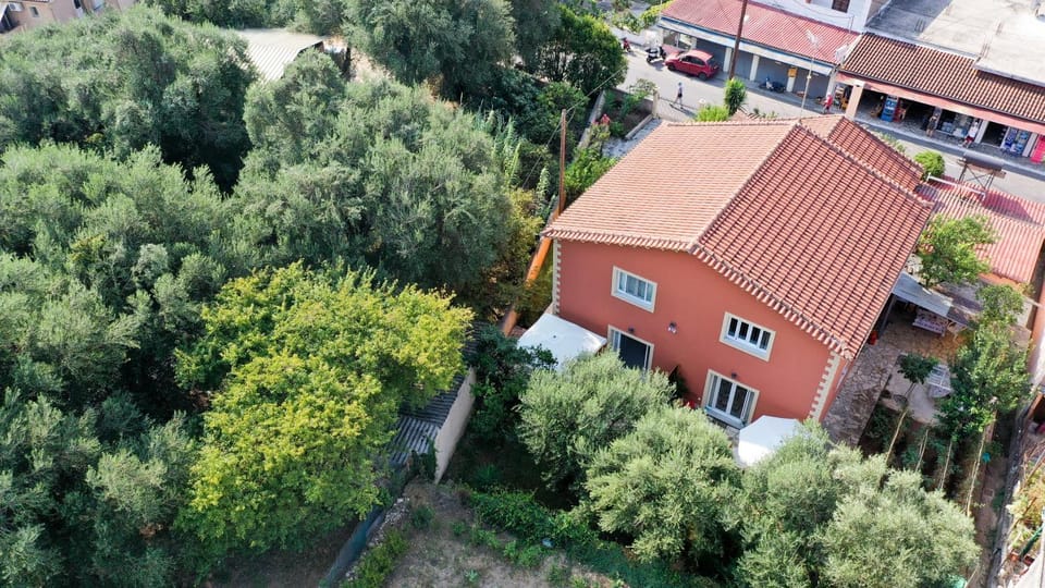 George's Sweet n' Cozy Maisonette in Ipsos Corfu Apartment in Corfu, Greece