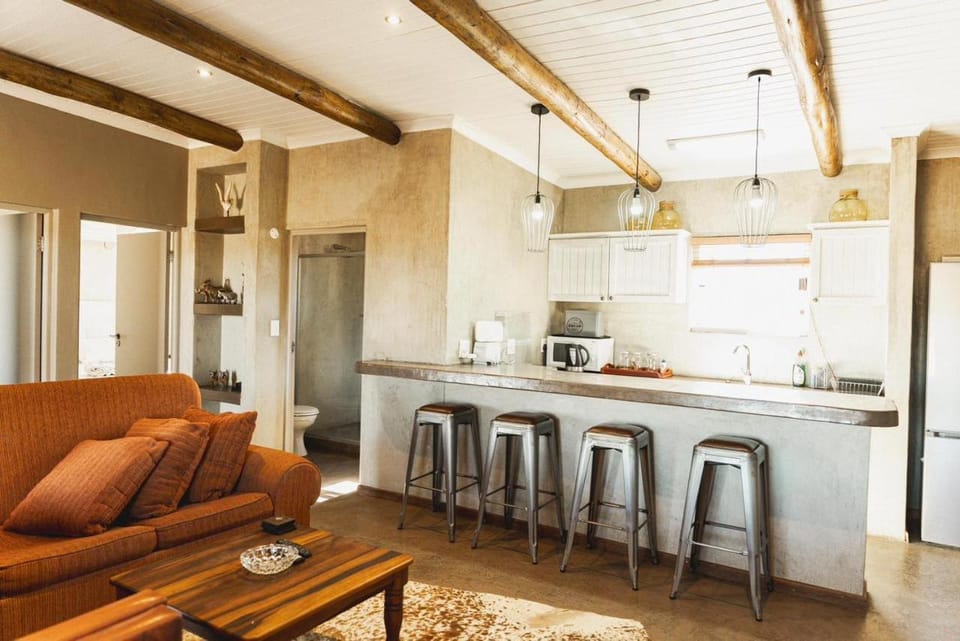 Living room, Breakfast
