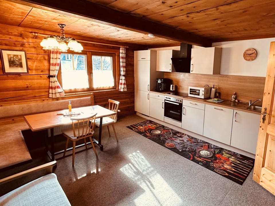 Kitchen or kitchenette, kitchen, kitchen