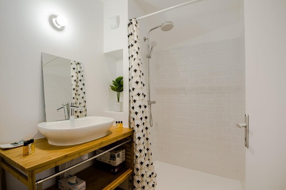 Shower, Bathroom