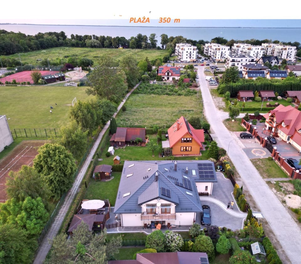 Neighbourhood, Bird's eye view, Sea view