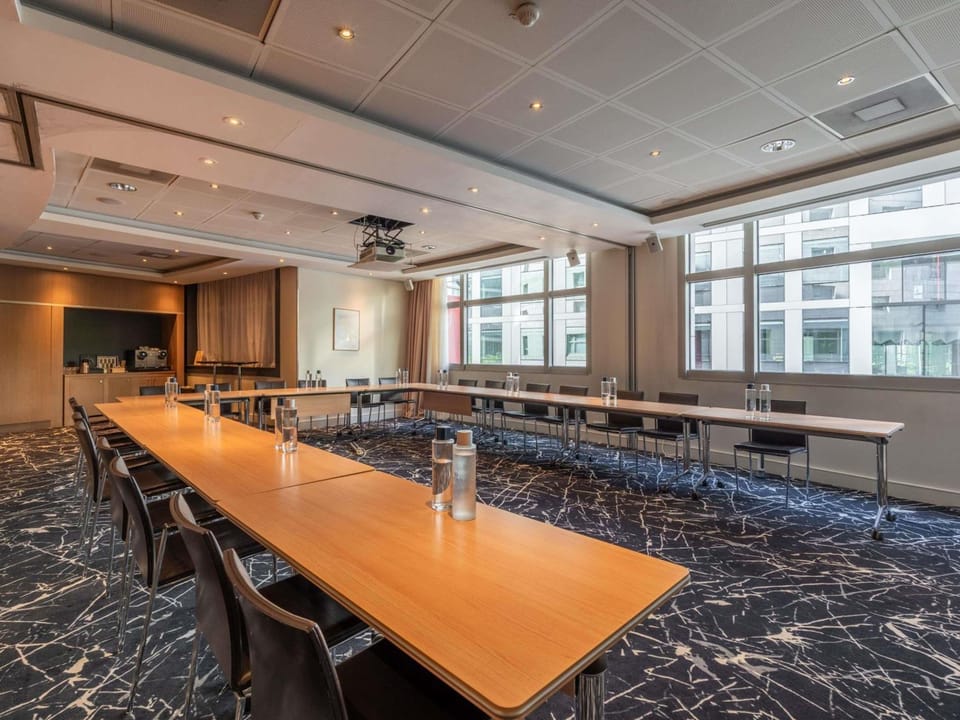 Meeting/conference room