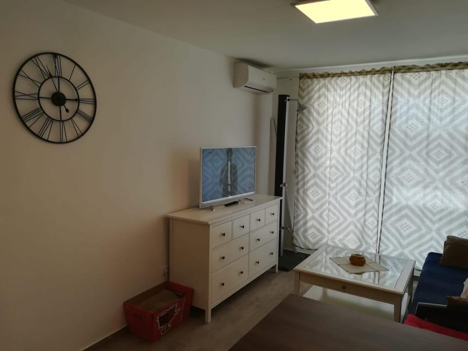 Communal lounge/ TV room, TV and multimedia, Living room