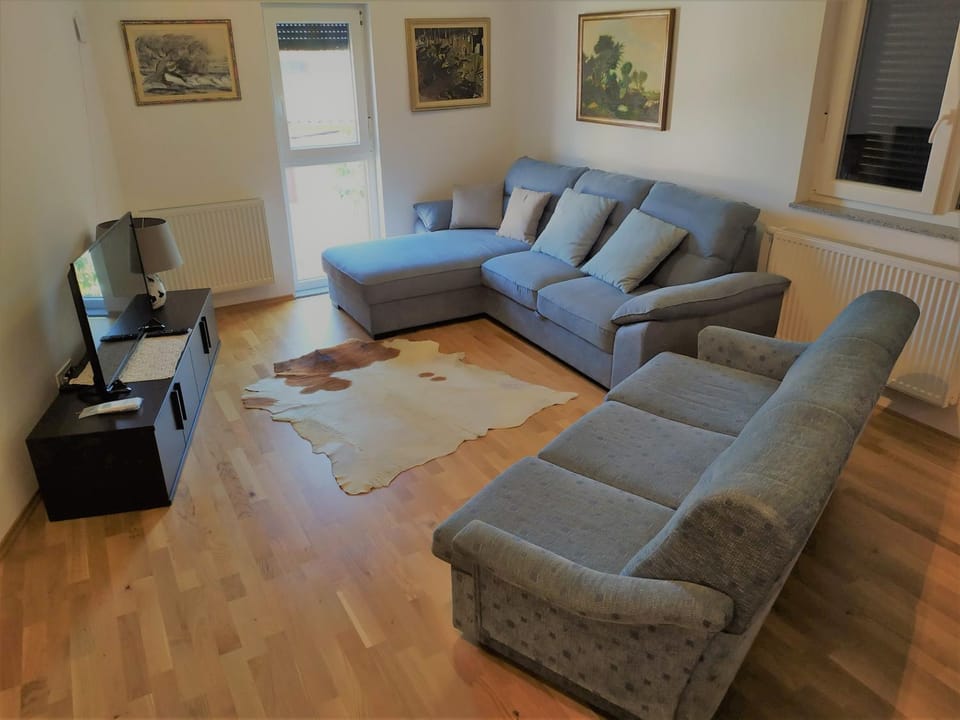 Bed, Living room