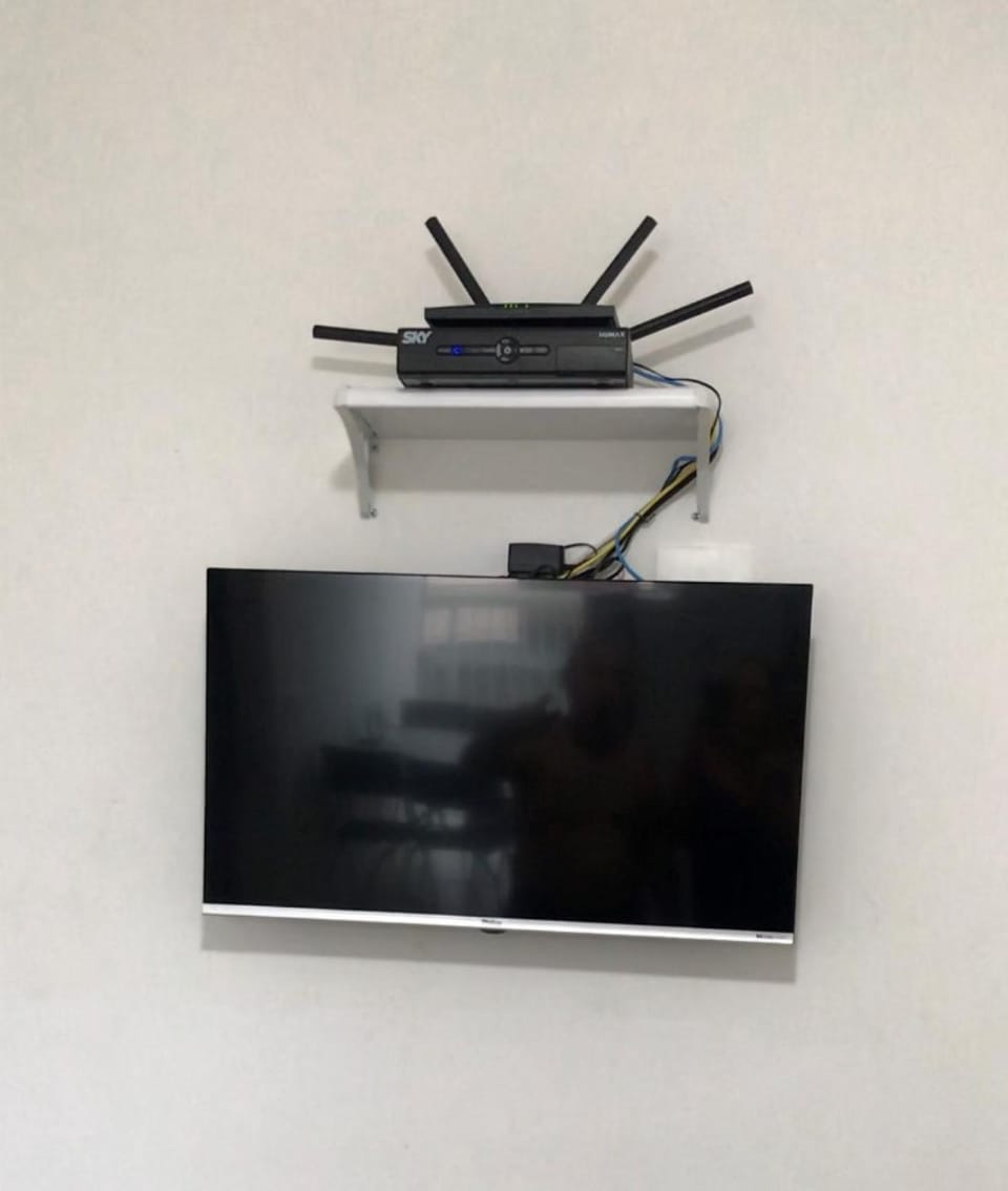 Communal lounge/ TV room
