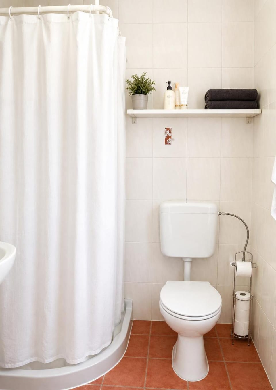 Shower, Toilet, towels