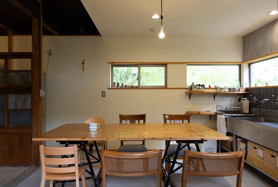 Dining area, kitchen
