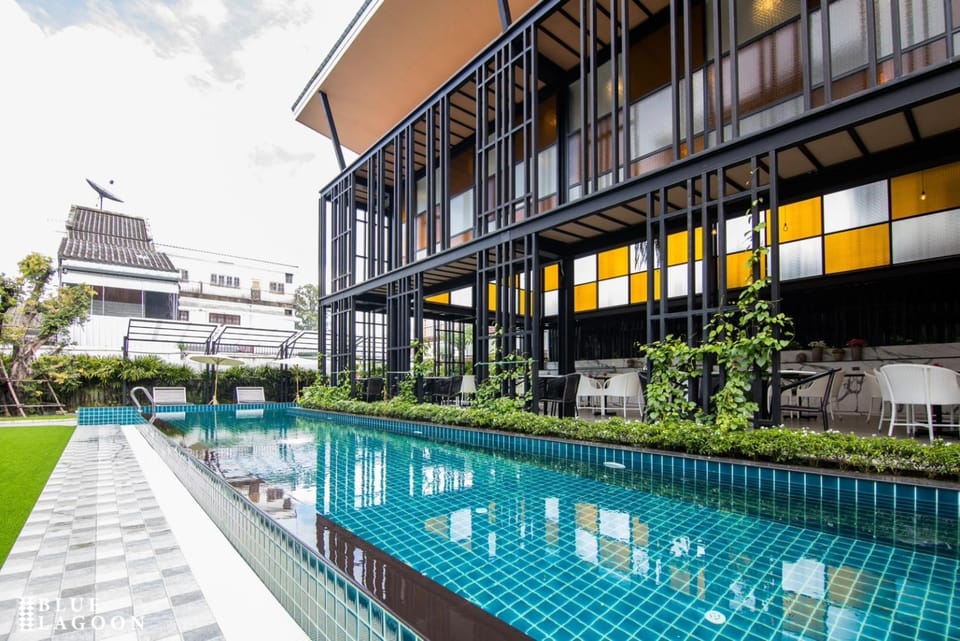 Property building, Pool view, Swimming pool, Swimming pool
