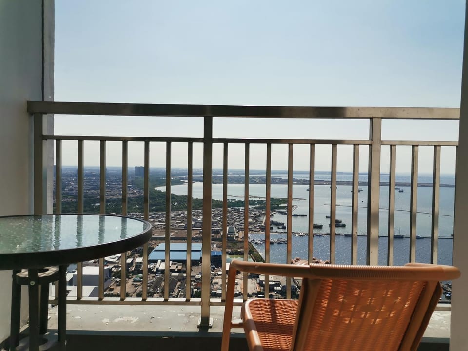 2 Bed Room Amazing Sea View Condo 80sqm Fast Internet Apartment in Jakarta