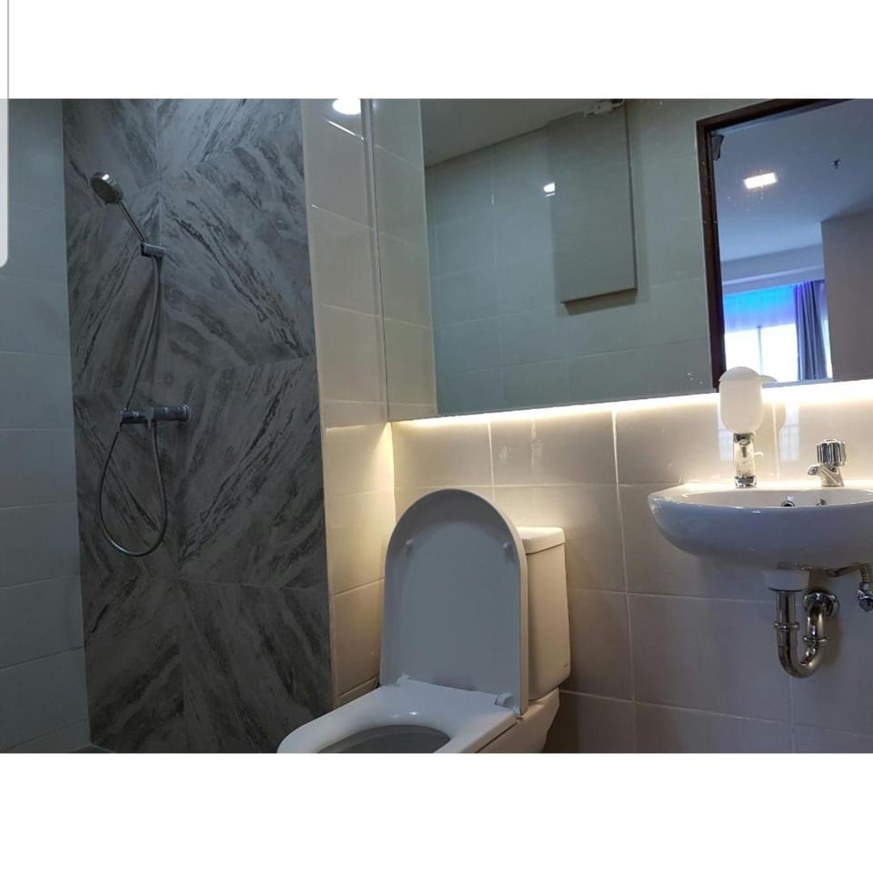 2 Bed Room Amazing Sea View Condo 80sqm Fast Internet Apartment in Jakarta