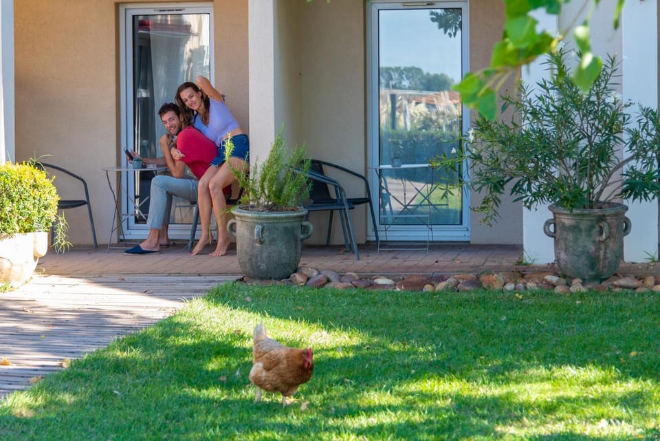 People, Garden, Balcony/Terrace