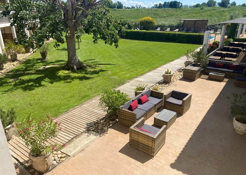 Garden, Garden, Balcony/Terrace, sunbed