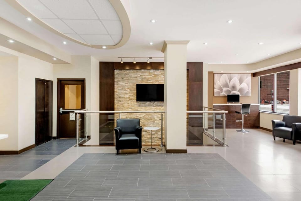 Lobby or reception, On site