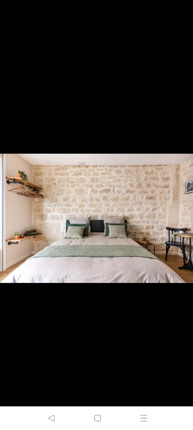 IMHOST - Amazing architect studio Père Lachaise Apartment in Paris