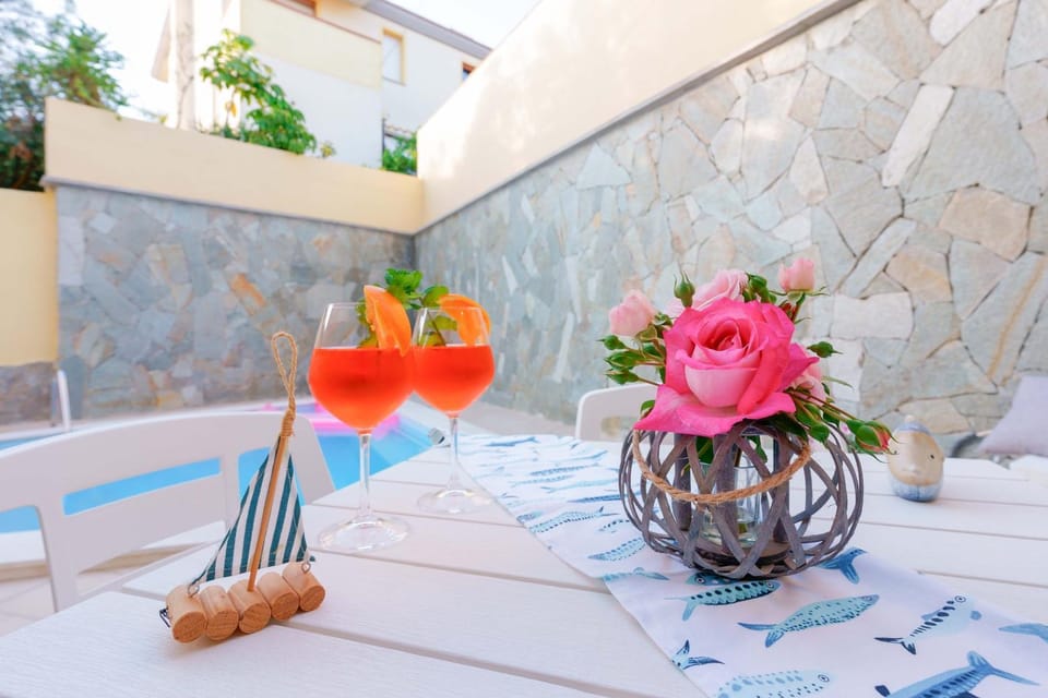 exclusive use swimming pool available from 1May to 30 October House in Cagliari