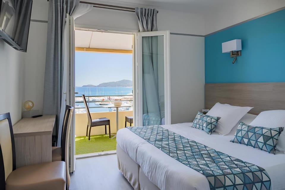 Balcony/Terrace, Photo of the whole room, Bedroom, Sea view