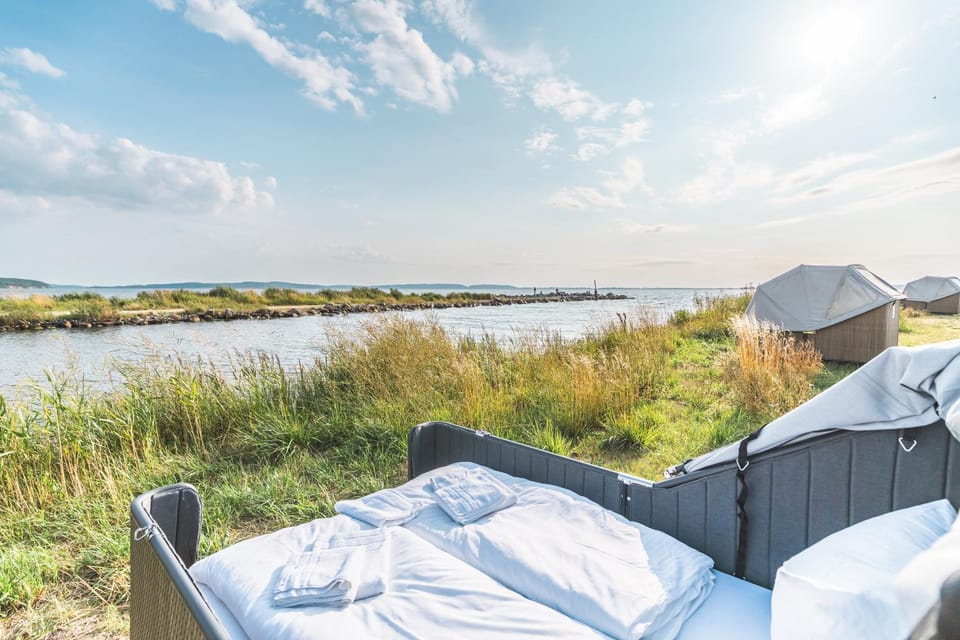 Bed, Bedroom, Lake view, River view