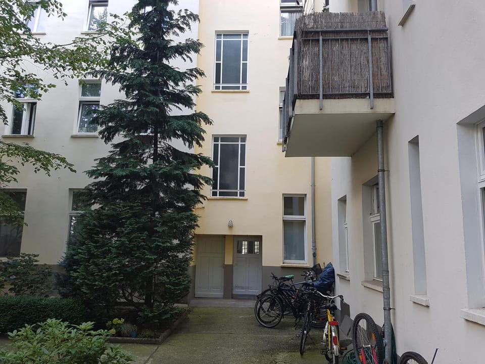 Patio, Facade/entrance