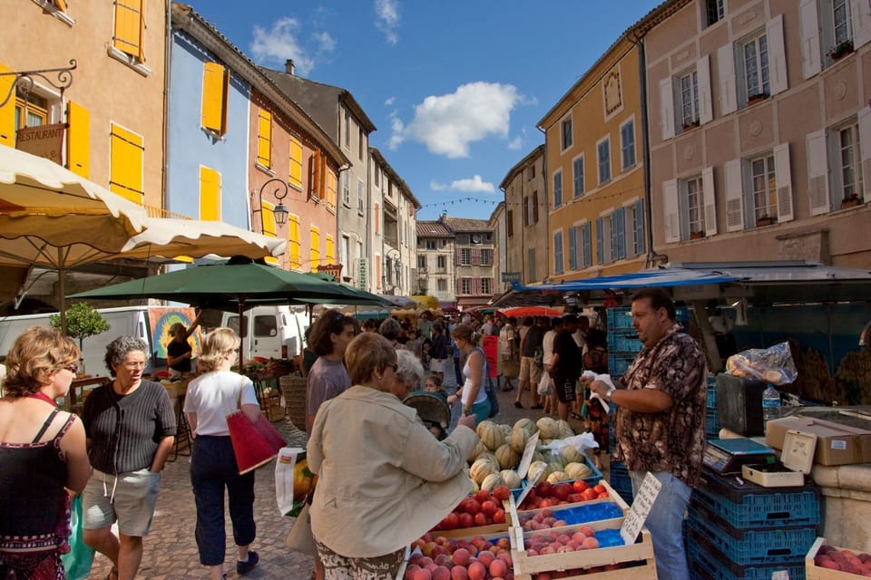 Restaurant/places to eat, Activities, View (from property/room), View (from property/room), Food and drinks, Food, City view, City view, Area and facilities, Supermarket/grocery shop, Location