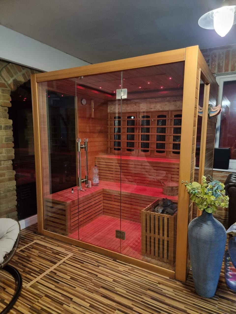 Sauna, Swimming pool