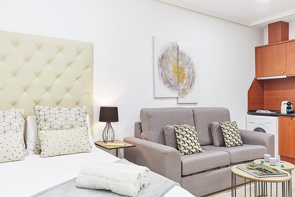 LEEWAYS LOFT XXXI in GRAN VÍA Apartment in Centro