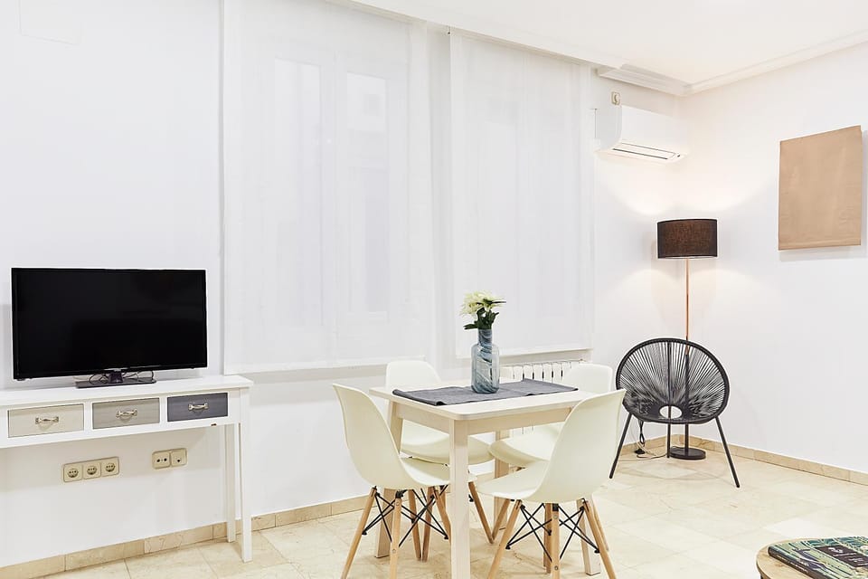 LEEWAYS LOFT XXXI in GRAN VÍA Apartment in Centro