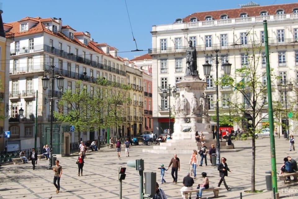 LovelyStay - Turquoise River View II Apartment in Lisbon