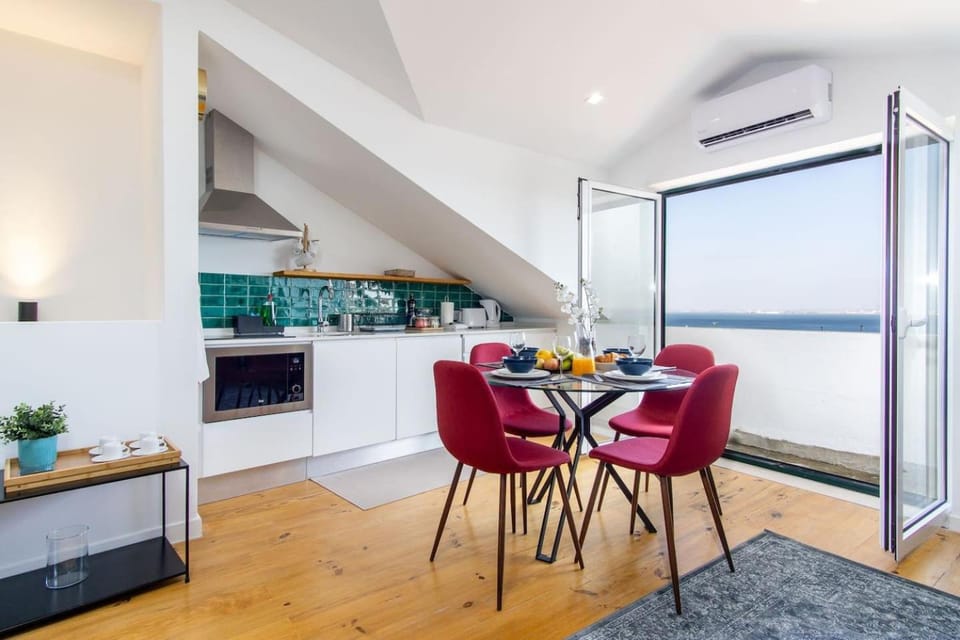 Natural landscape, Kitchen or kitchenette, Living room, Seating area, Dining area, oven
