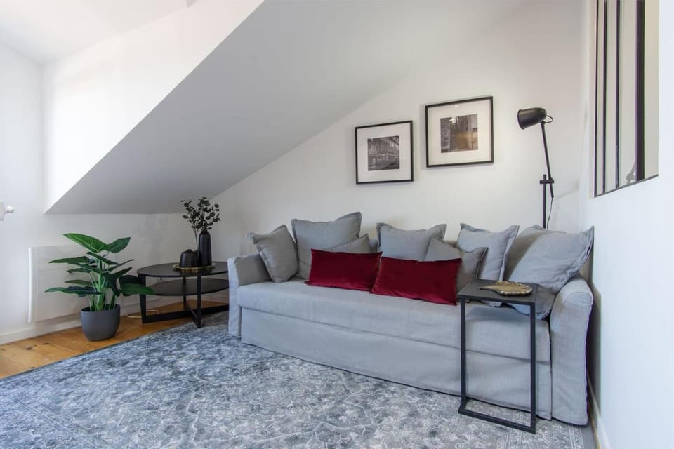 Living room, Seating area
