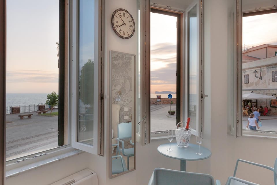 View (from property/room), Sea view, Street view