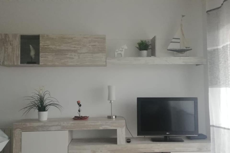 BRAVAHOLIDAYS-240-Sta Cruz-7-21 Apartment in Blanes