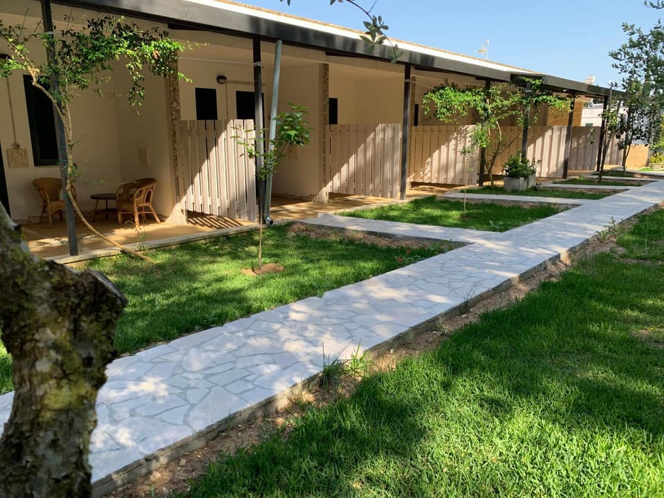 Property building, Spring, Day, Garden, Garden view