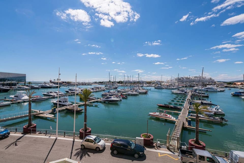 Sea view, Street view