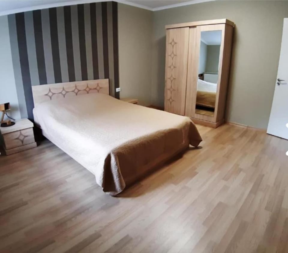 Bedroom, wardrobe