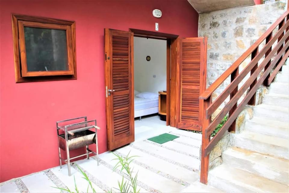 Facade/entrance, Photo of the whole room