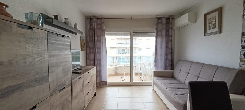 BRAVAHOLIDAYS-250-Poblet Apartment in Blanes