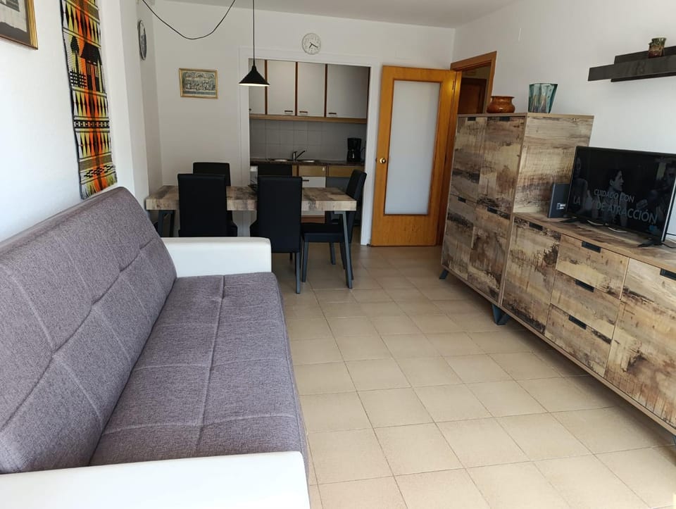 BRAVAHOLIDAYS-250-Poblet Apartment in Blanes