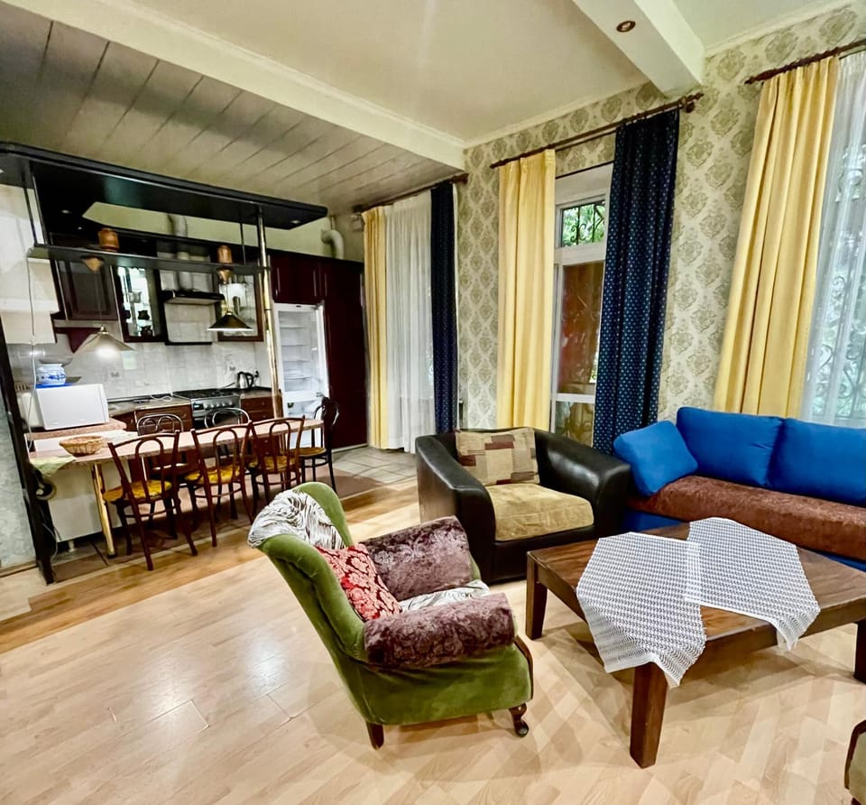 Апартаменты целиком 3-х комнатная квартира в центре Одессы Apartment hotel in Odessa