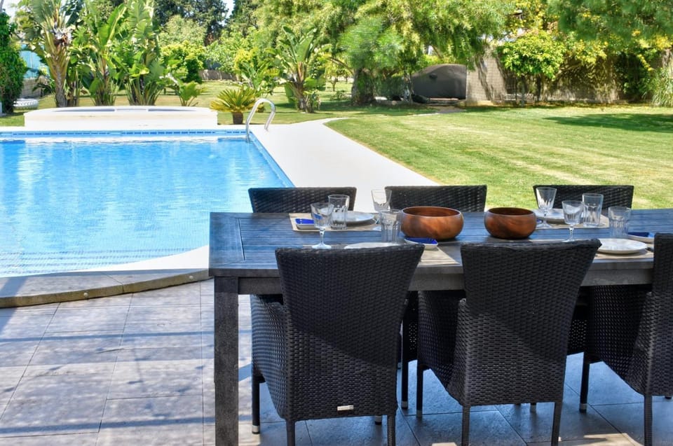 Spring, Day, Garden, Dining area, Garden view, Pool view, Swimming pool