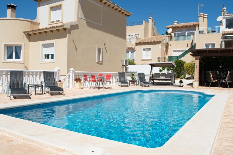 Swimming pool, Swimming pool