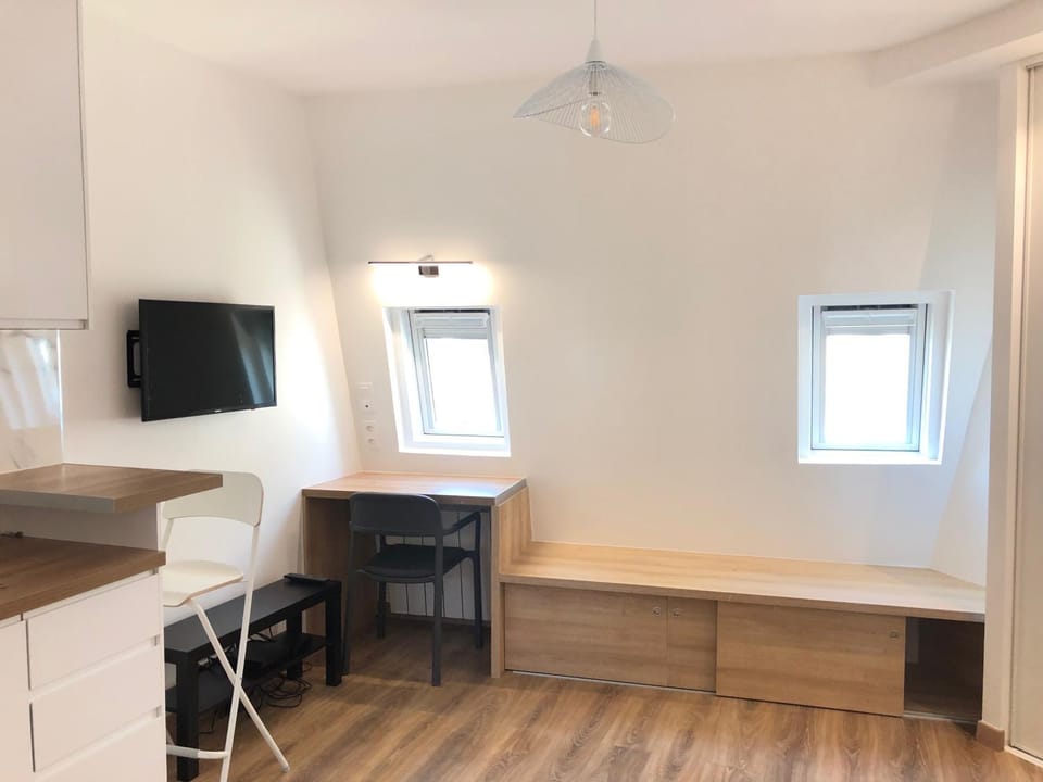 Élégance Haussmanienne, studio moderne et cosy Apartment in Paris