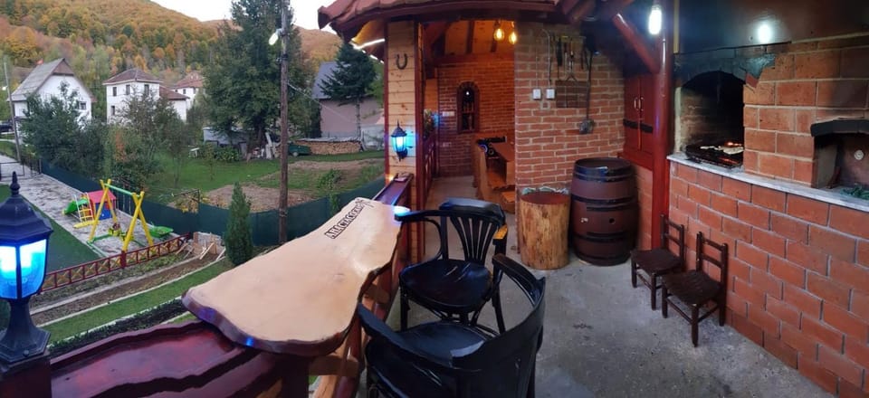 BBQ facilities, Garden, Balcony/Terrace, Mountain view